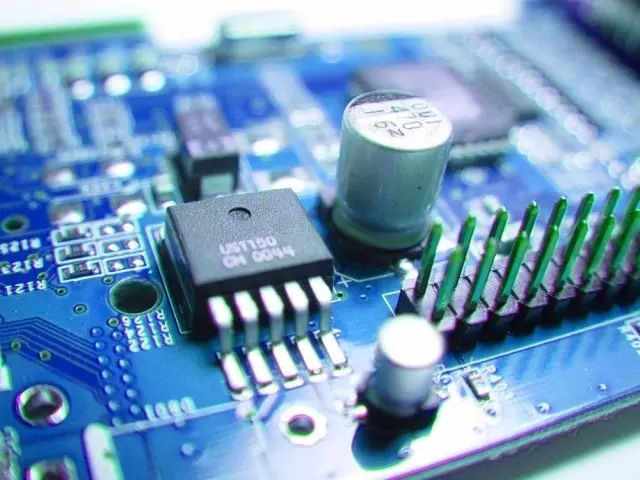 Materiais de substrato de PCB